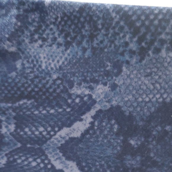 Victoria's Secret Snakeskin Print Leggings - Picture 2 of 9